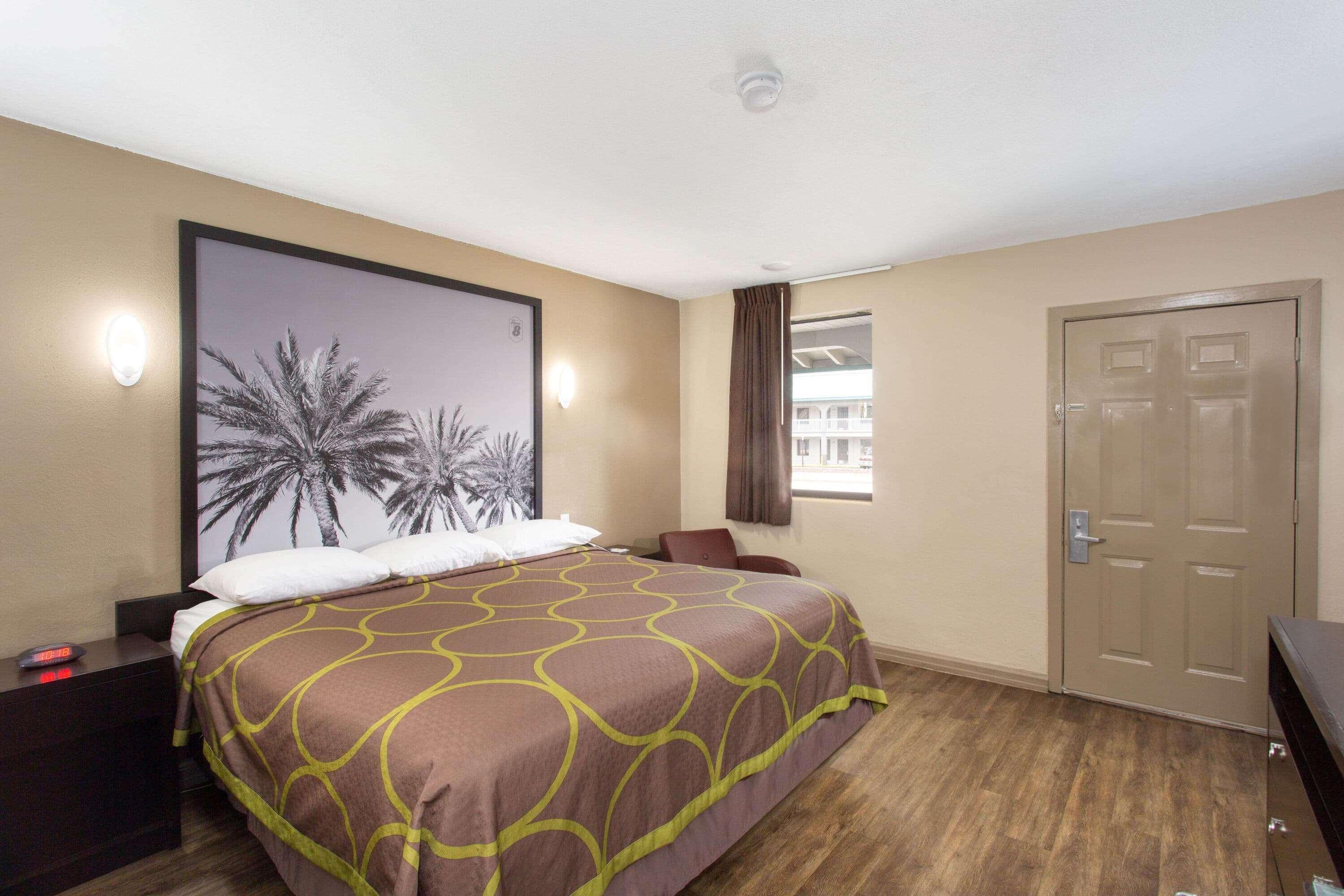Super 8 By Wyndham Pensacola Nas Area Motel Beach Haven Luaran gambar