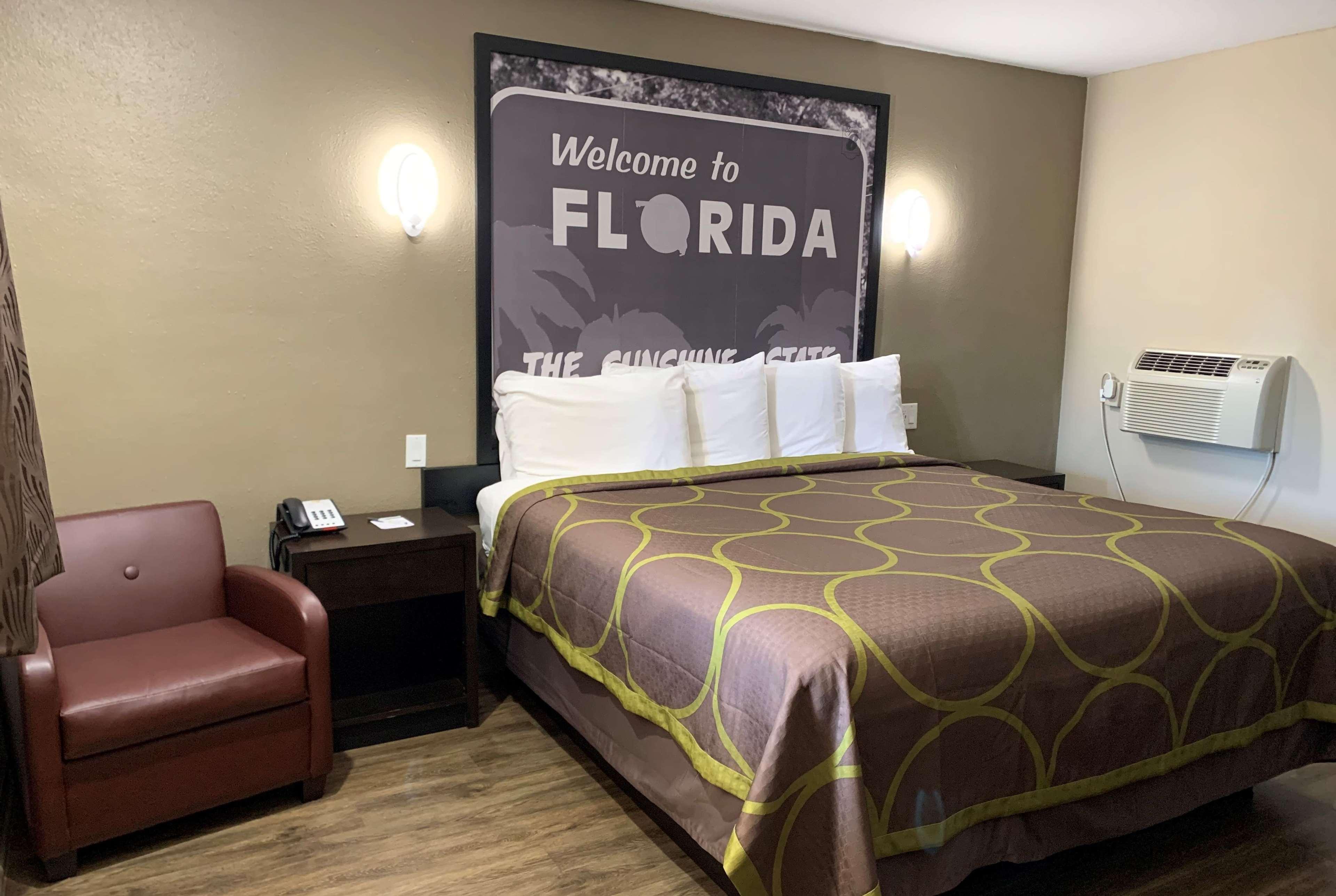 Super 8 By Wyndham Pensacola Nas Area Motel Beach Haven Luaran gambar