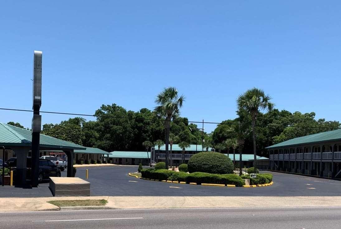 Super 8 By Wyndham Pensacola Nas Area Motel Beach Haven Luaran gambar